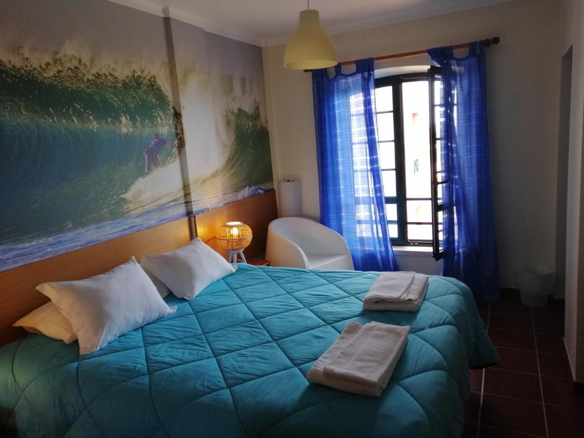Supertubos Beach Hostel Atouguia Da Baleia Buitenkant foto