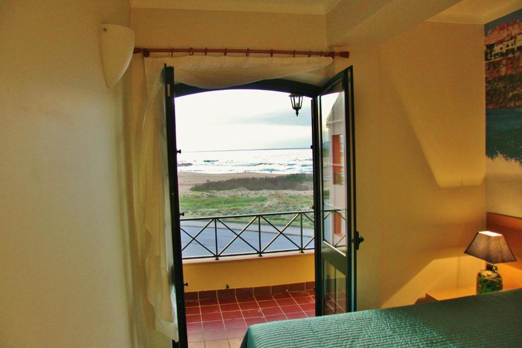 Supertubos Beach Hostel Atouguia Da Baleia Kamer foto