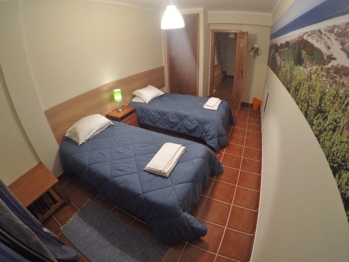 Supertubos Beach Hostel Atouguia Da Baleia Buitenkant foto