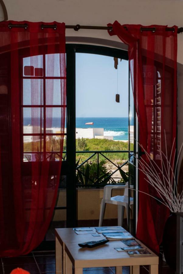 Supertubos Beach Hostel Atouguia Da Baleia Buitenkant foto